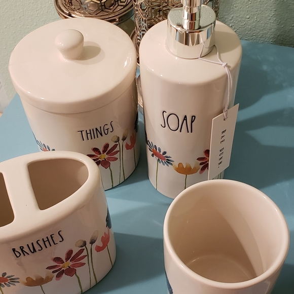 Rae Dunn floral bathroom set - Picture 2 of 4